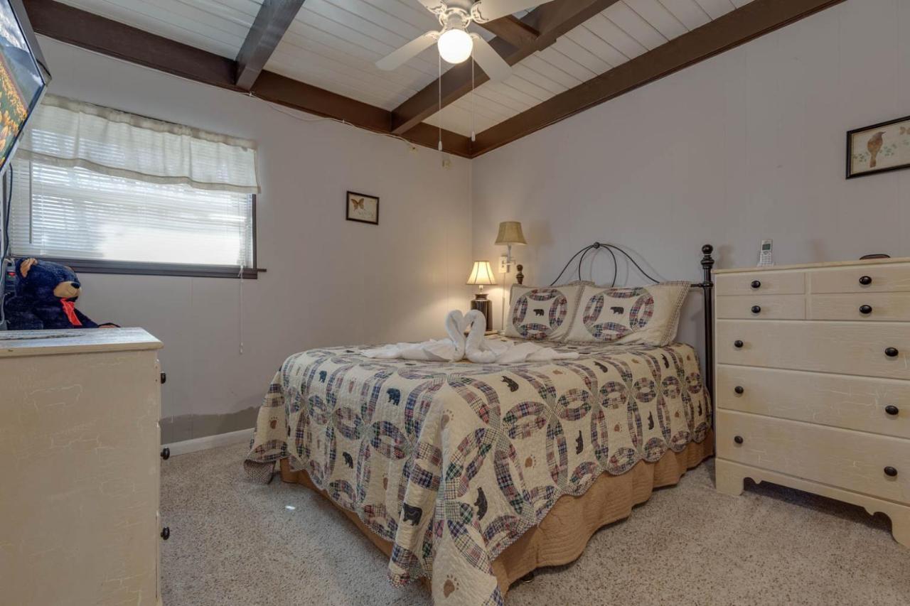 Bear View Chalet, 3 Bedroom, Pool, Pets, Arcades, Wifi, Hot Tub, Sleeps 12 Gatlinburg Ngoại thất bức ảnh