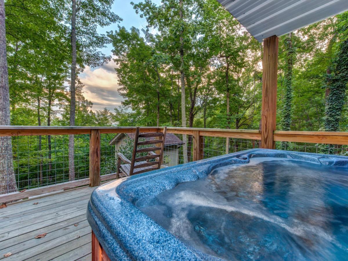 Bear View Chalet, 3 Bedroom, Pool, Pets, Arcades, Wifi, Hot Tub, Sleeps 12 Gatlinburg Ngoại thất bức ảnh