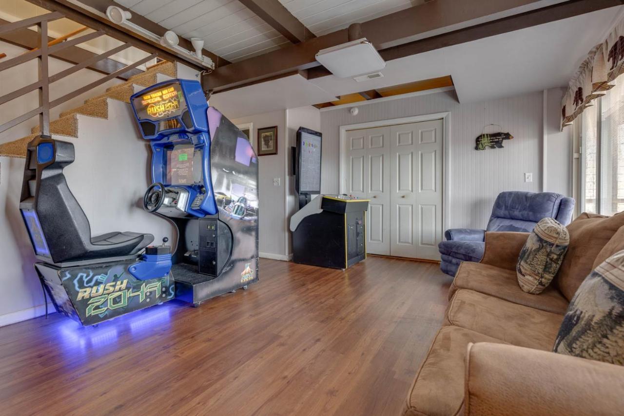Bear View Chalet, 3 Bedroom, Pool, Pets, Arcades, Wifi, Hot Tub, Sleeps 12 Gatlinburg Ngoại thất bức ảnh